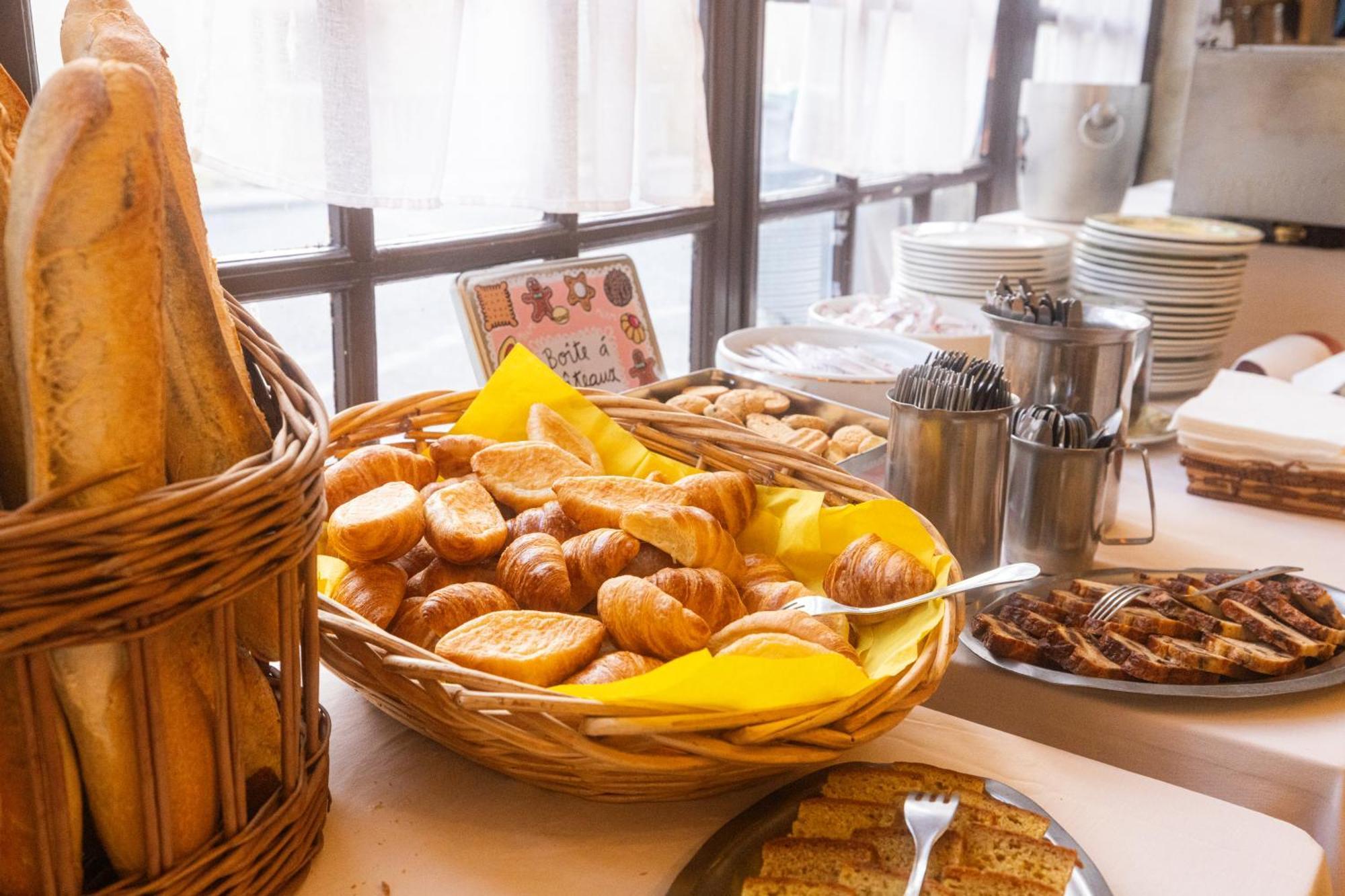 Hotel Restaurant Des Thermes 카스테라베르두잔 외부 사진