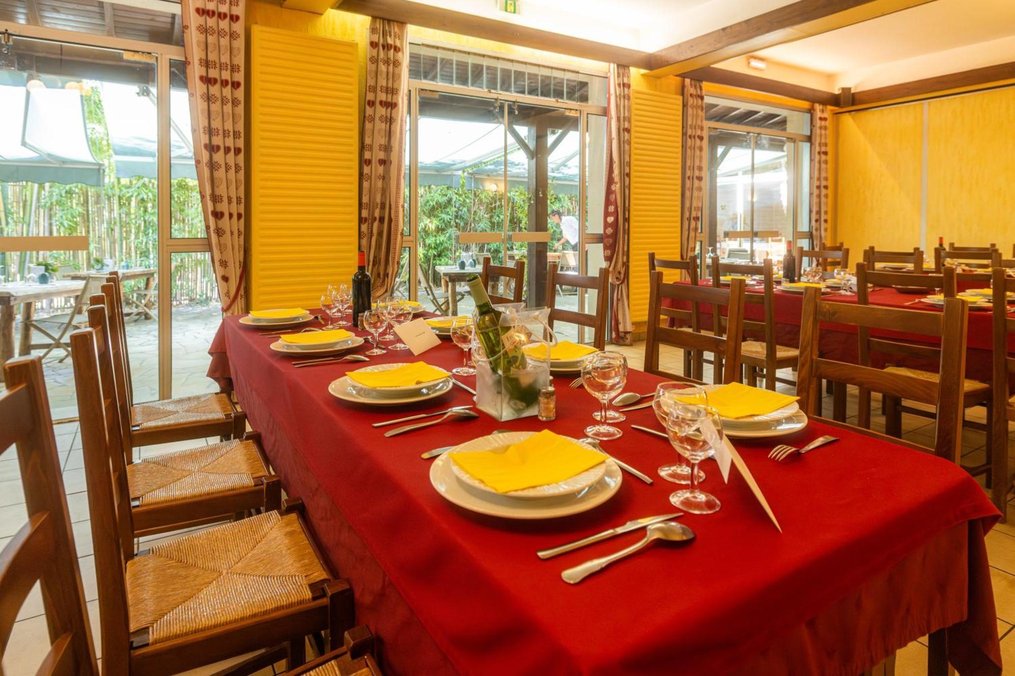 Hotel Restaurant Des Thermes 카스테라베르두잔 외부 사진