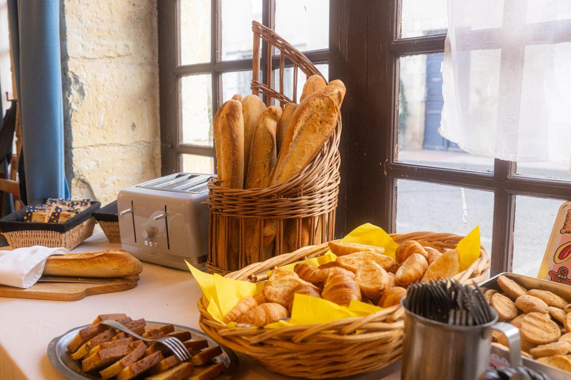 Hotel Restaurant Des Thermes 카스테라베르두잔 외부 사진
